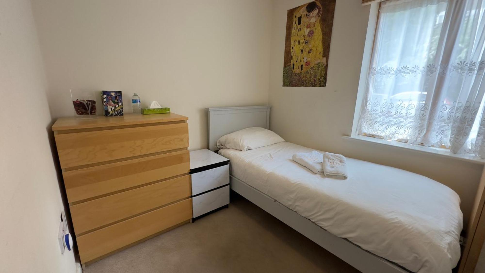 Hotel Napcastle Caledonian Park Londra Esterno foto